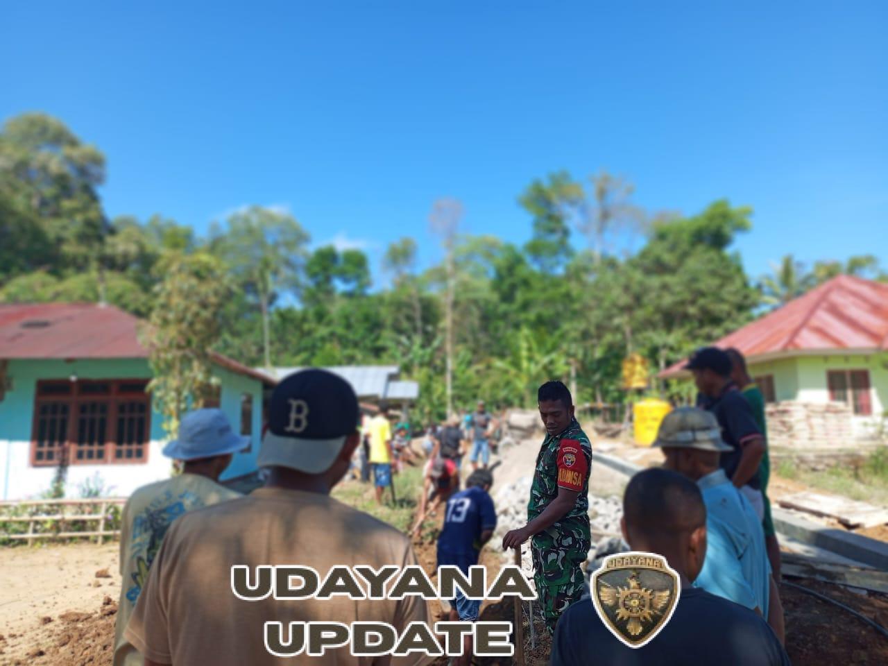 Babinsa Boawae Bersama Warga Gotong Royong Buka Jalan Baru di Wolowea Barat