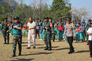 Semarak HUT TNI Ke 80, Makosatgas Pamtas RI-RDTL Sektor Barat Peringati Bersama Masyarakat Perbatasan
