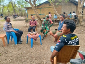 Sertu Ilham Lahiya Jalin Silaturahmi dengan Warga di Desa Wendewa Timur