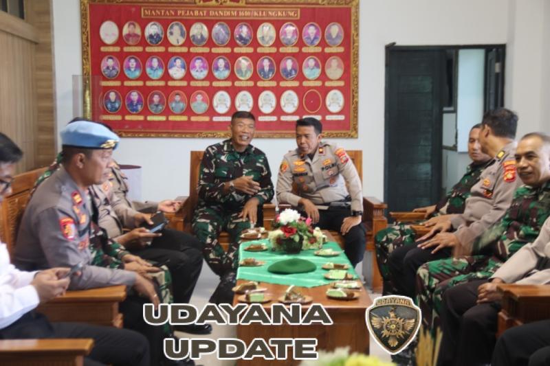 HUT Ke-80 TNI, Kodim 1610 Klungkung Diserbu Personel Polres Klungkung