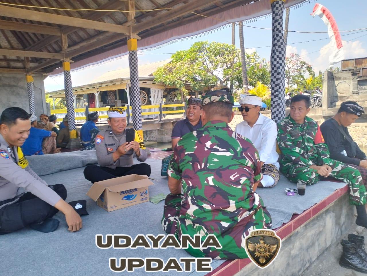 Pgs. Danramil 1609-05/Sukasada Jalin Komsos Bersama Tokoh dan Warga Desa Panji