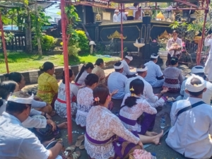 Wujud Syukur dan Doa Keselamatan, Koramil 01/Buleleng Laksanakan Piodalan Padmasana
