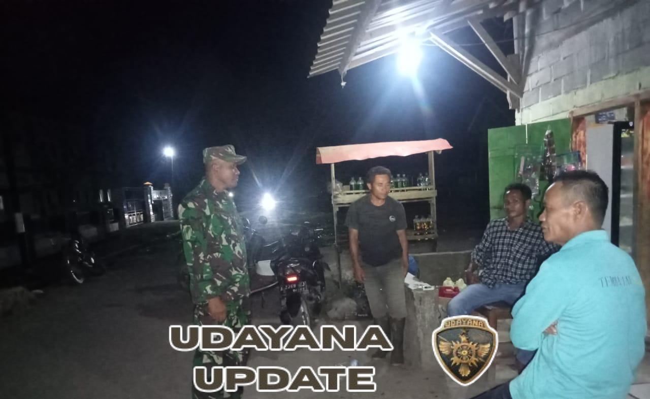 Patroli Malam Babinsa Hu’u Tingkatkan Kepedulian Masyarakat