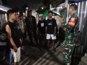 Sinergi Babinsa dan Warga, Siskamling di Rabadompu Barat Wujudkan Lingkungan Aman