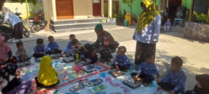 Babinsa Seteluk Tengah Dampingi Program Makan Bergizi Gratis di TK Negeri