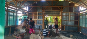 Babinsa Ramil 1602-01/Ende Tingkatkan Komsos dan Monitoring Wilayah di Desa Raporendu