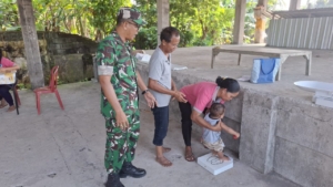 Babinsa Sidan Dukung Kegiatan Posyandu Siklus Hidup di Banjar Dukuh