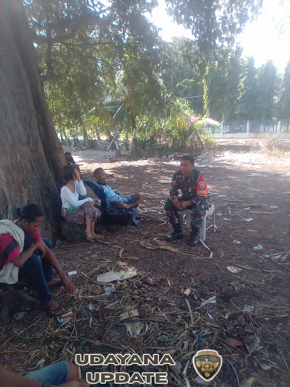 Babinsa Koramil Maurole Tingkatkan Keamanan dan Kedekatan dengan Warga Desa Ngalukoja