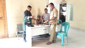 Babinsa Bukit Damai Gelar Komsos, Ajak Warga Wujudkan Kamtibmas yang Kondusif