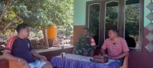 Babinsa Koramil 1627-03/Batutua Gelar Komsos dengan Kepala Desa Oebole