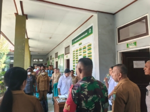 Babinsa Koramil 1624-06/Wulanggitang Hadiri Pertemuan Lintas Sektor di Puskesmas Boru