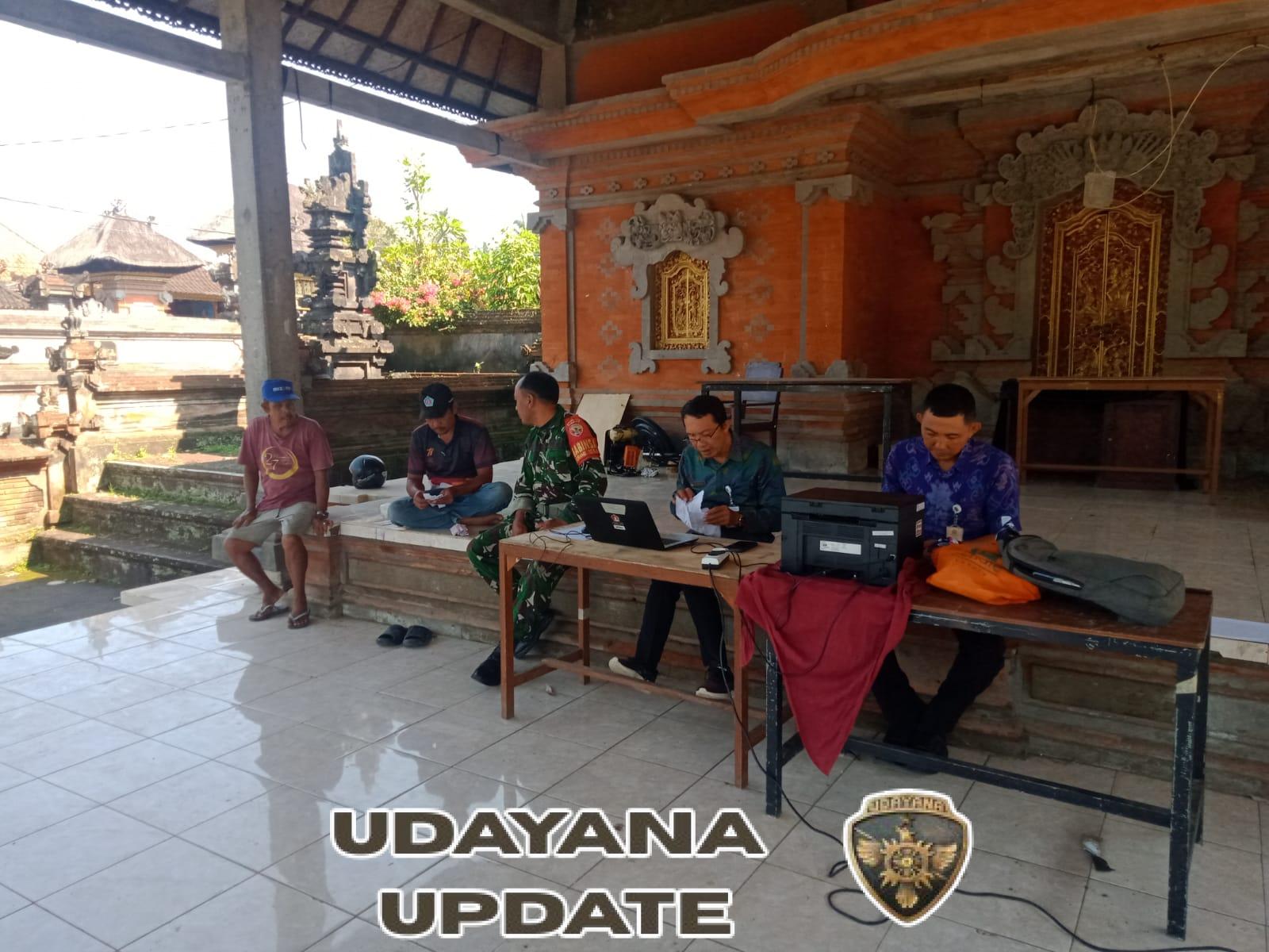 Babinsa Koramil Banjarangkan Monitoring Kegiatan Pembayaran Pajak Bumi Dan Bangunan Di Banjar Jungut