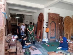 Pererat Hubungan dengan Tokoh Masyarakat, Dandim Gianyar Kunjungi Bendesa Adat Sumita