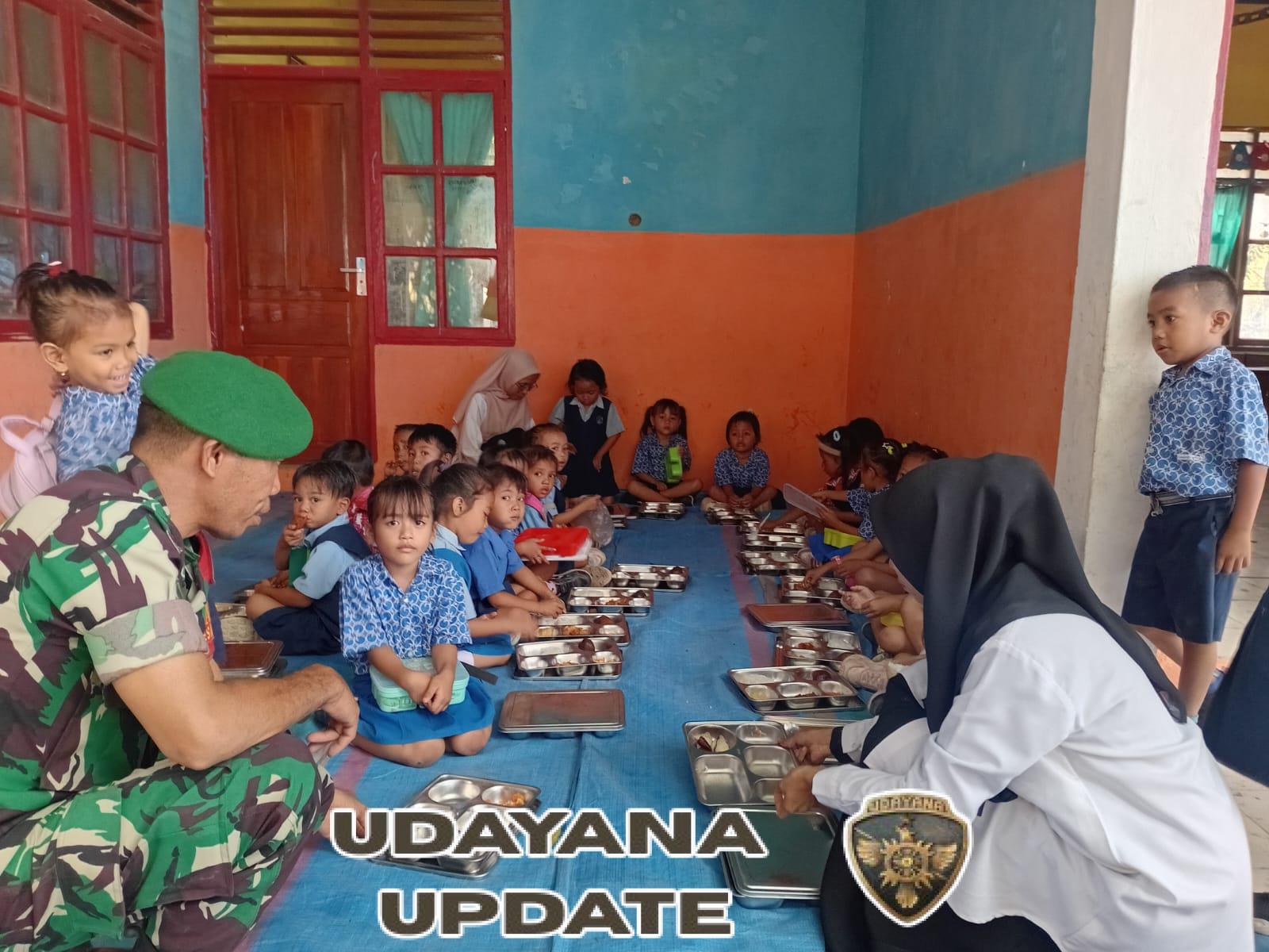 Babinsa Parangina Dampingi Pembagian 3.315 Paket Makan Bergizi untuk Pelajar Kecamatan Sape