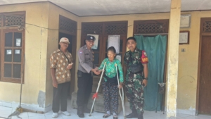 Danramil Banjarangkan Utus Babinsa Jajaran Dampingi Pencairan BLT DD