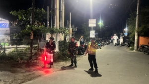 Babinsa Lembongan Amankan Persembahyangan Warga Di Pura Bakung