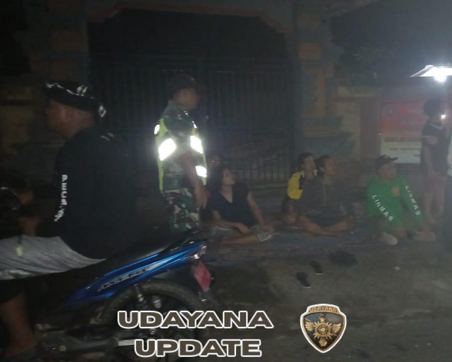 Sinergi TNI dan Pecalang: Patroli Malam di Cempaga Demi Keamanan dan Ketertiban Warga