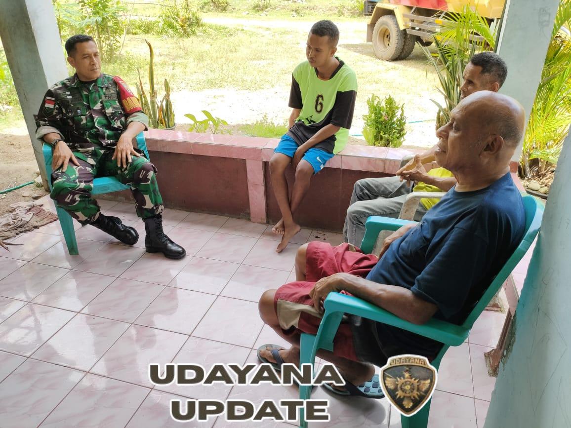 Pererat Hubungan dengan Warga, Babinsa Koramil 1618-02/Miobar Laksanakan Komsos di Desa Oelneke