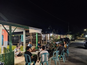 Babinsa Bangkat Monteh Gelar Patroli Malam Bersama Warga dan Bhabinkamtibmas