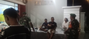 ‎Piket Koramil 1615-09/Sikur Ajak Warga Aktif Ronda dan Jaga Kebersihan Lingkungan