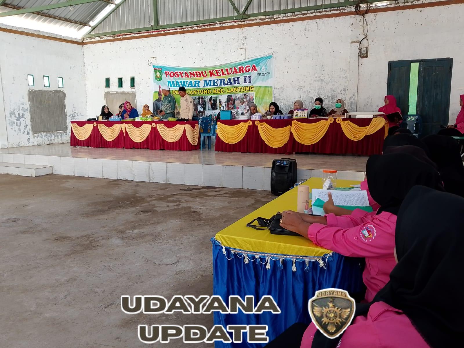 Wujud Kepedulian TNI, Babinsa Ropang Turun Langsung Dukung Posyandu di Desa Lantung