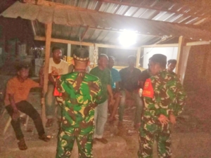 Koramil 1608-01/Rasanae Bersama Warga Gelar Siskamling untuk Jaga Ketertiban di Kota Bima