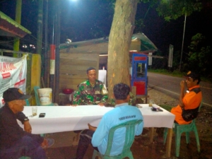 Patroli Malam Babinsa Koramil 1628-05/Jereweh Jaga Kondusivitas Wilayah