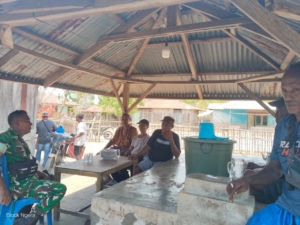 Babinsa Kodim 1602/Ende Aktif Laksanakan Komsos dan Monitoring Wilayah di Kecamatan Kotabaru