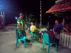 Sertu Mujahidin Ingatkan Warga Desa Kangga Agar Hindari Konflik dan Jaga Kerukunan