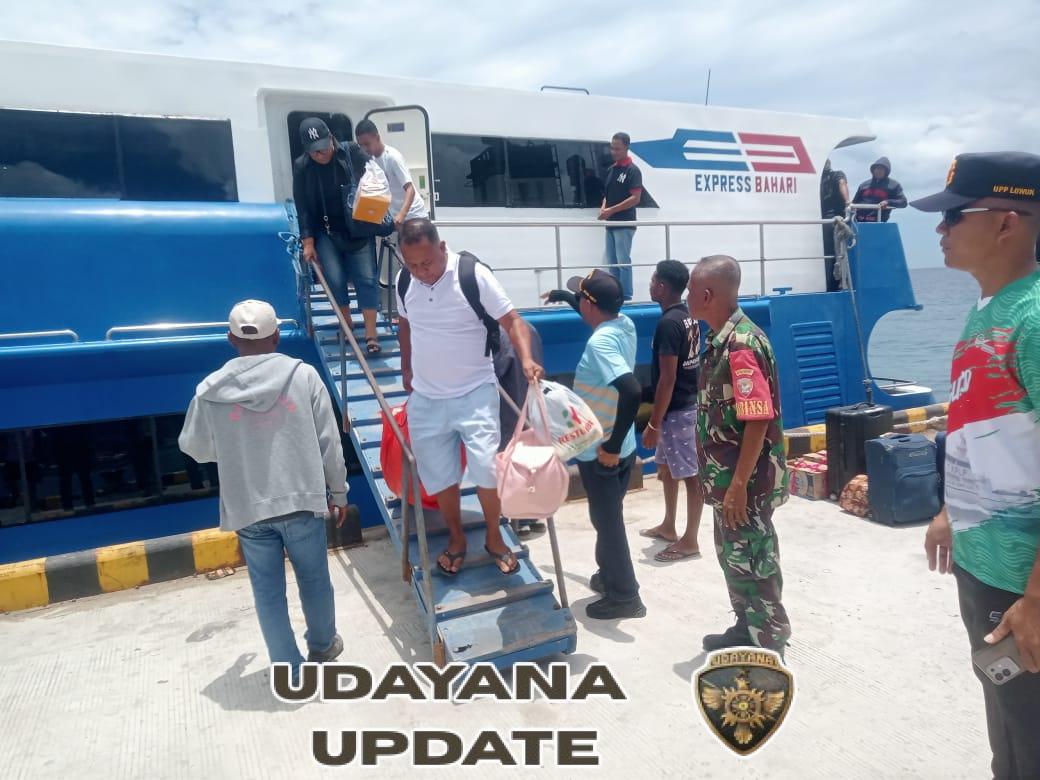 Piket Koramil 1627-01/Baa Pantau Arus Penumpang di Pelabuhan Ba’a