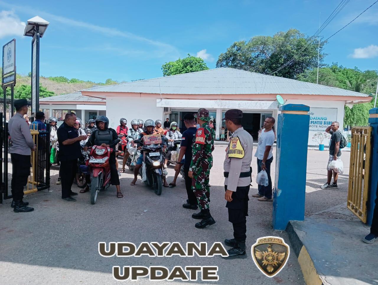 Piket Koramil 1627-02/Pantai Baru Pantau Aktivitas Bongkar Muat di Pelabuhan ASDP Ofalangga