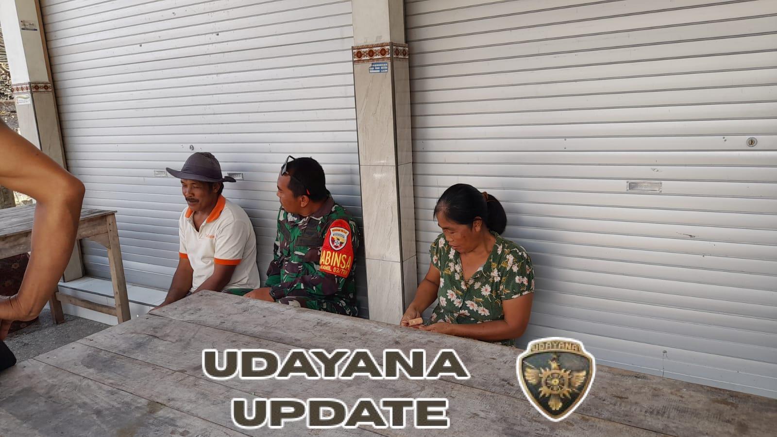 Dekat dengan Warga, Babinsa Jehem Laksanakan Komsos di Wilayah Binaan