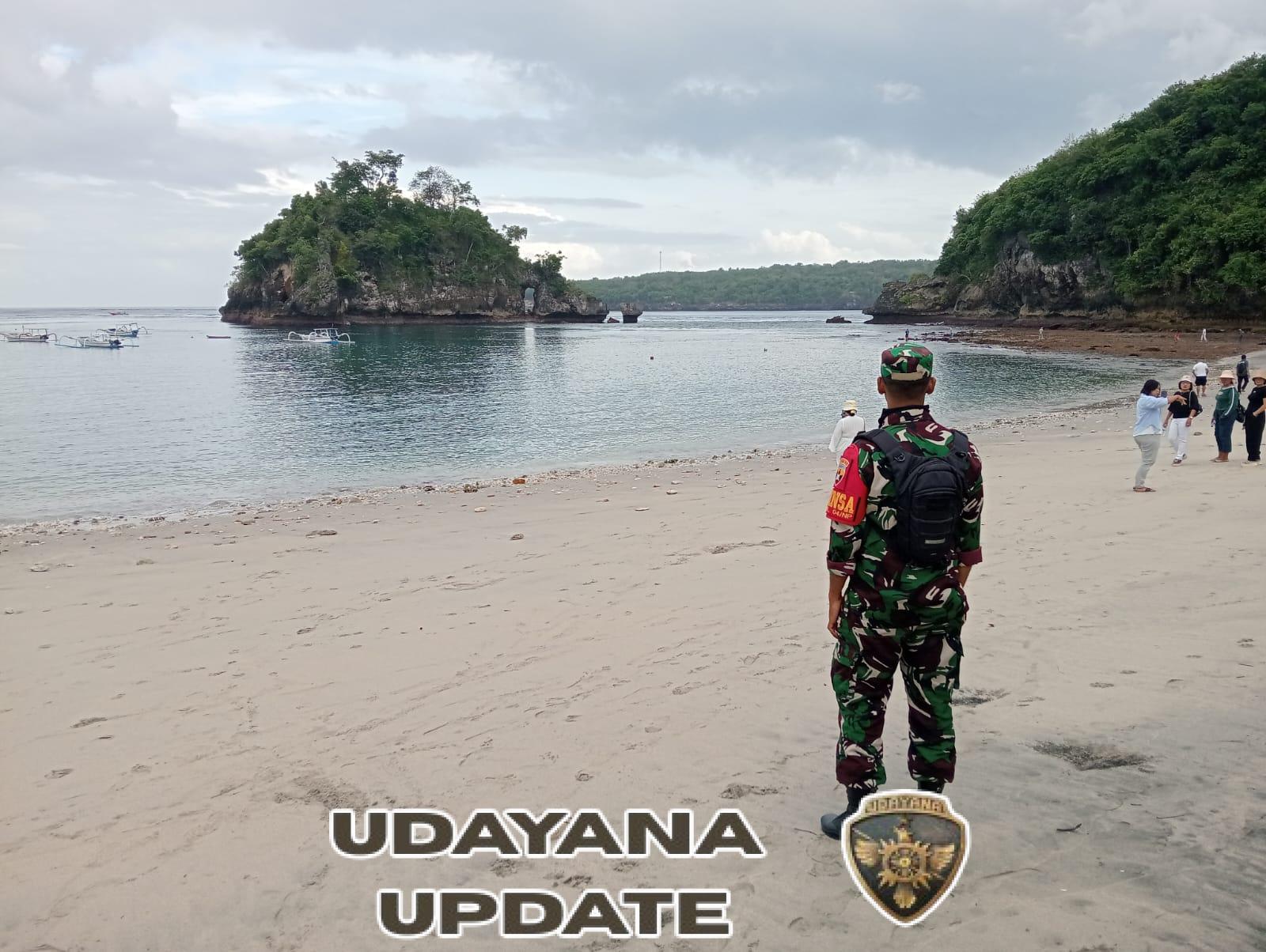 Babinsa Koramil Nusa Penida Gelar Patroli Di Obyek Wisata Pantai Crystal Bay