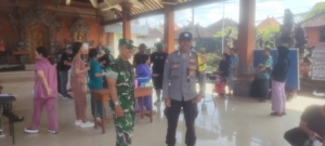 Wujud Kepedulian Lingkungan, Babinsa Dampingi Vaksinasi Rabies