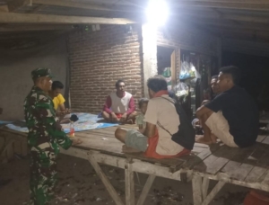 Patroli Malam Babinsa di Monta, Himbauan Anti Narkoba dan Jaga Keamanan Lingkungan