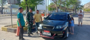 Babinsa Koramil 1628-04/Poto Tano Laksanakan Pengamanan di Pelabuhan Penyeberangan Poto Tano