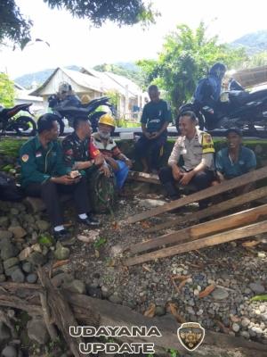 Babinsa Kodim 1602/Ende Ajak Warga Aewora Jaga Kamtibmas dan Kebersihan Lingkungan