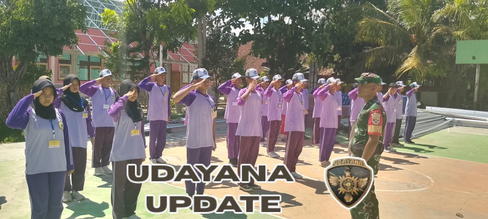 Semangat Nasionalisme! Babinsa Desa Labuhan Alas Latih Baris-Berbaris Siswa SMA Negeri 1 Alas Barat