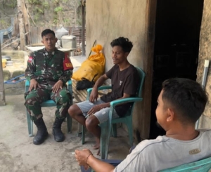 Komsos Babinsa di Desa Kaliuda Pererat Silaturahmi dengan Masyarakat