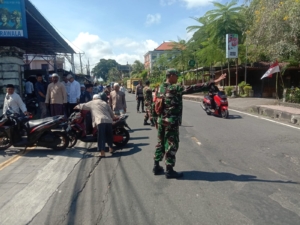 Babinsa Koramil Klungkung Bersinergi Amankan Acara Pernikahan Warga Binaan