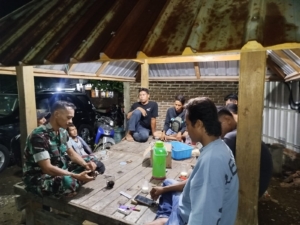 Serka Khairil Anwar Pimpin Patroli Malam di Seteluk, Ciptakan Situasi Kondusif