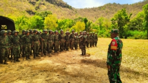 Dukungan Penuh TNI: Babinsa Banyupoh Serma Putu Sudiarsana Wujudkan Keamanan Piodalan Pura Agung Pulaki dan Pesanakan Ide, Karya Bakti Dodiklatpur Turunkan 120 Personel.
