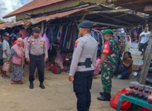 Babinsa Koptu Imran Jalin Silaturahmi dengan Pedagang Pasar Olafuliha’a