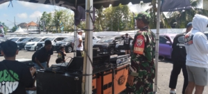 Babinsa Aktif Awasi Jalannya Car Meet Up di Stadion Dipta