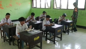 Serda Rusdiansyah Dorong Siswa SMKN 1 Brang Rea Hidup Sehat Lewat Program Makan Bergizi Gratis