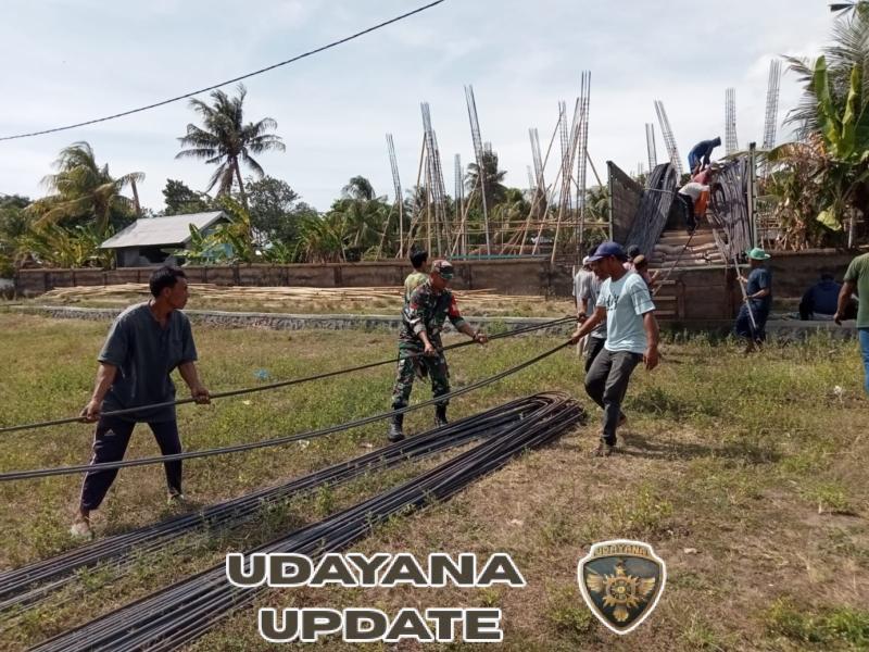 Babinsa Nangamiro Ajak Warga Gotong Royong Rehap Masjid An-Nur