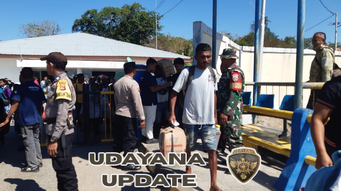 Babinsa Koramil Pantai Baru Pantau Keberangkatan KMP Garda Maritim 3