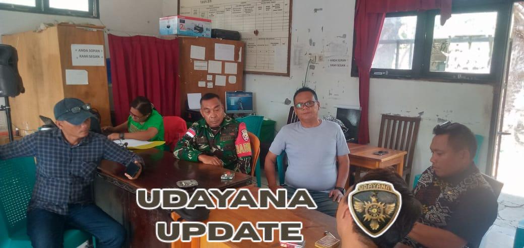 Babinsa Mokdale Laksanakan Komsos Bersama Aparat Kelurahan