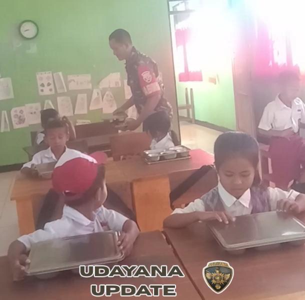 Babinsa Koramil 1627-01/Ba’a Dukung Pelaksanaan Program Makanan Bergizi Gratis di Rote Ndao