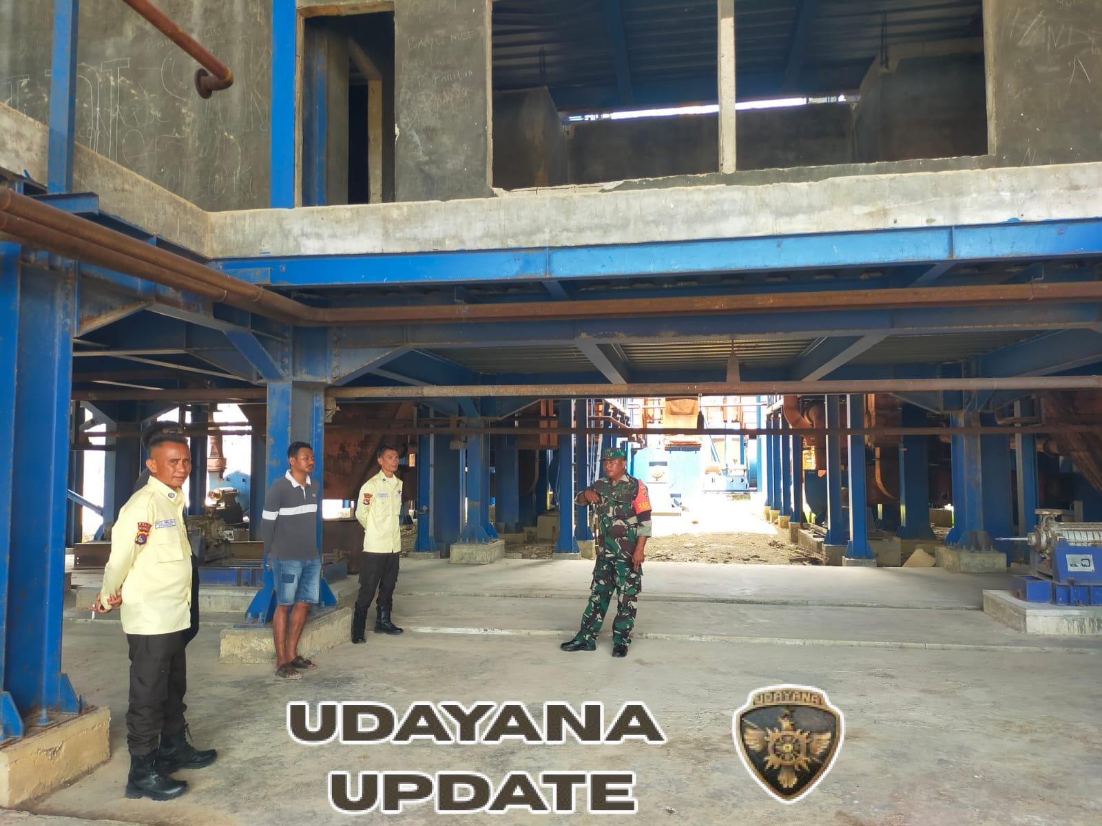 Babinsa Sertu Delfi Amalo Laksanakan Komsos dan Monitoring Keamanan di PLTU Rote Tengah